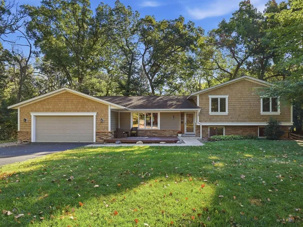 4317 Briarwood Ln, Minnetonka, MN 55343