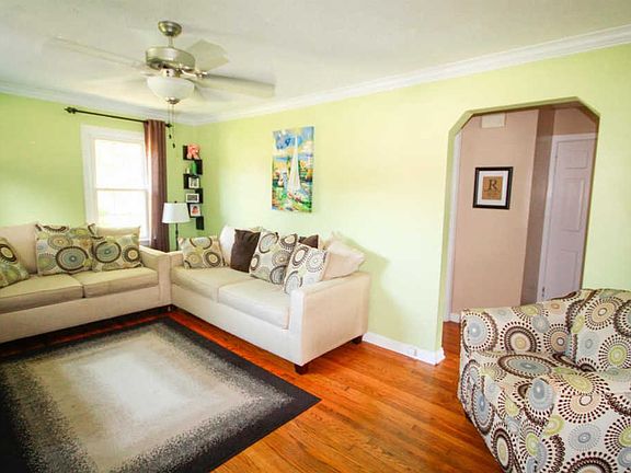 5th image of 6422 Girard Ave