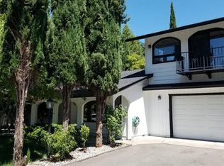 2111 Meadow Gln, Grants Pass, OR 97527