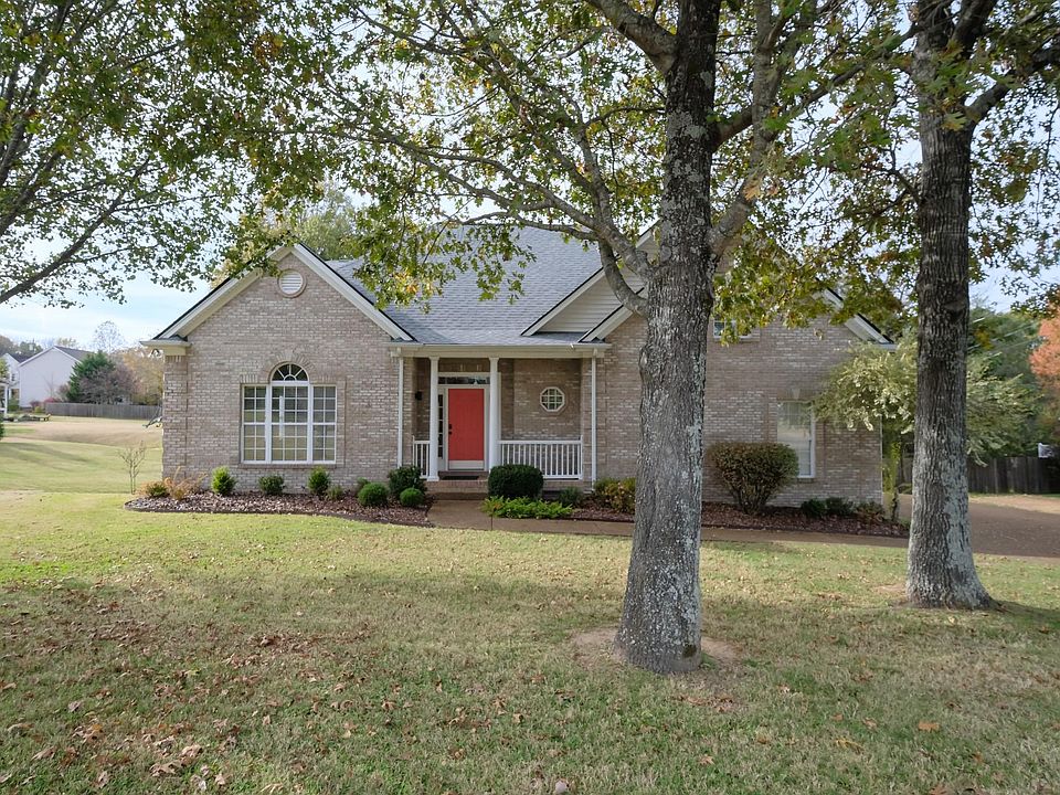 1st image of 305 Baronswood Dr