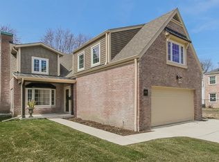 636 S Burton Pl, Arlington Heights, IL 60005