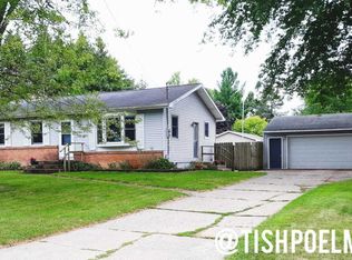 558 Westway Dr NW, Grand Rapids, MI 49534