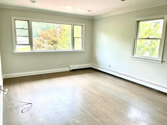 2nd image of 38 Meadow Ln