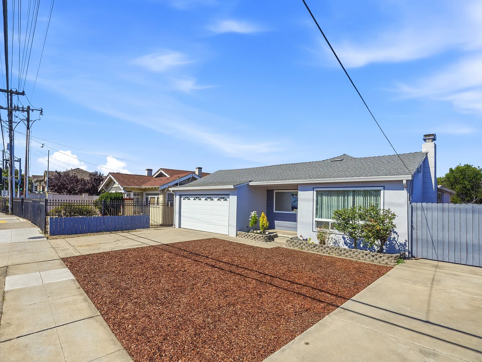 3 bed, 1.5 bath, 1078 sqft, $3,500 — Photo 3