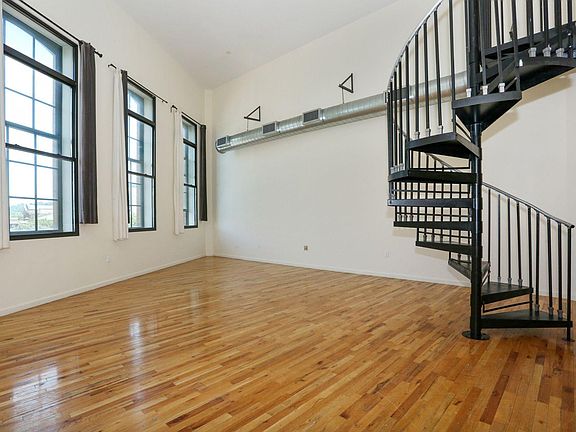 5th image of 92 New Main St #209