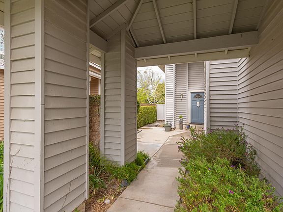 2nd image of 12325 Sunnyglen Dr