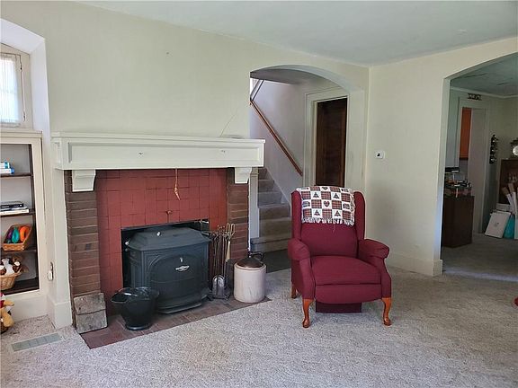5th image of 219 Beverly Dr