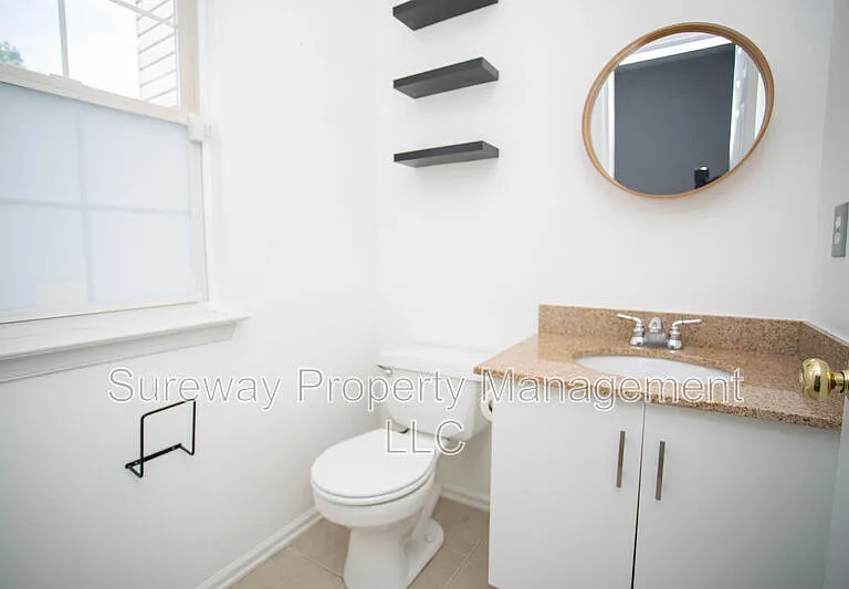 605 Doral Dr — Photo 15