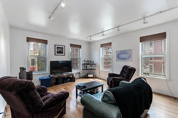 Rented by Tipping Point Real Estate LLC | media 11