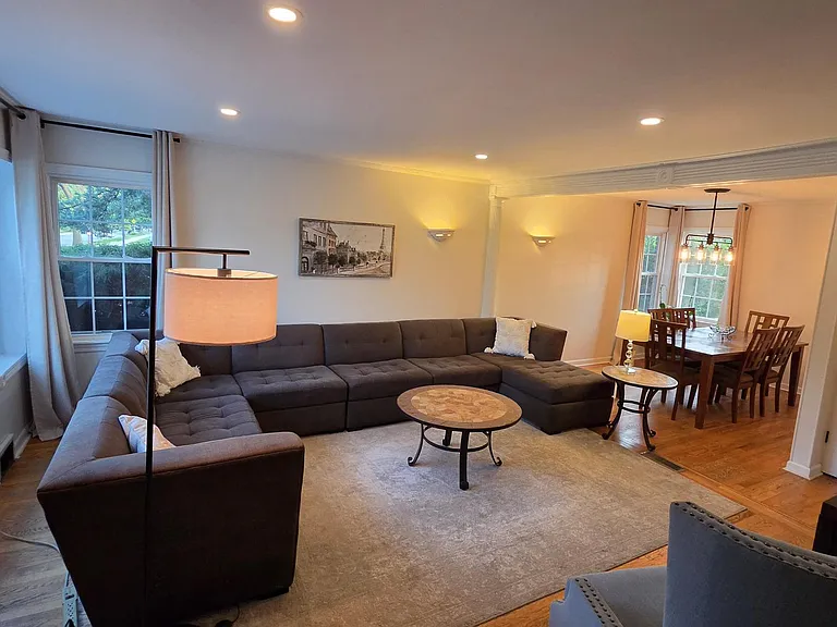 5000 N Normandy Ave — Photo 8