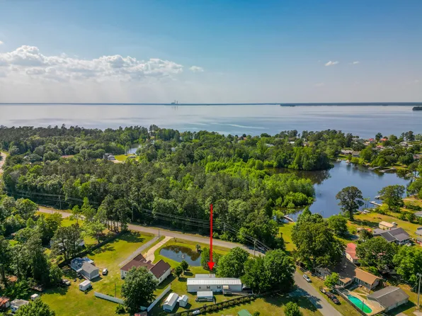 346 General Moultrie Dr, Bonneau, SC 29431