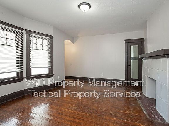 5th image of 12819 Edmonton Ave