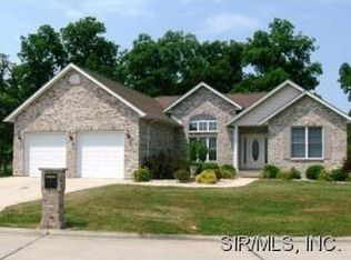 7 Gemstone Dr, Millstadt, IL 62260