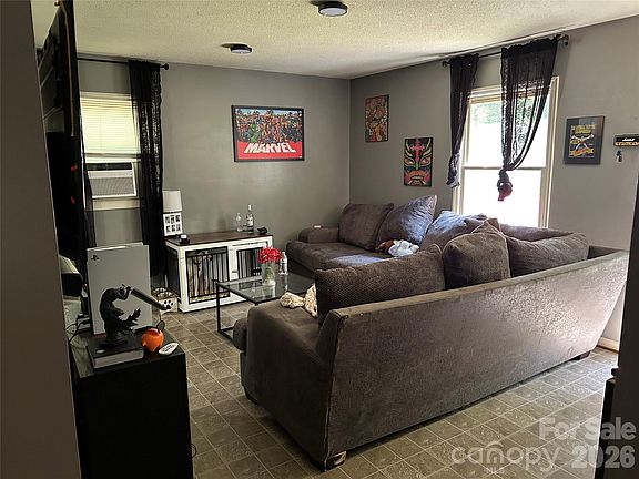 3rd image of 6800 Glover Ln