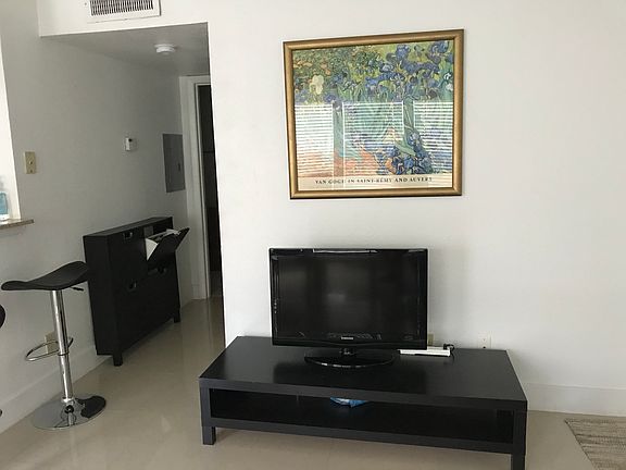 5th image of 11508 Westwood Blvd APT 311