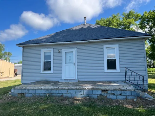 819 E 2800th Ave, Ramsey, IL 62080
