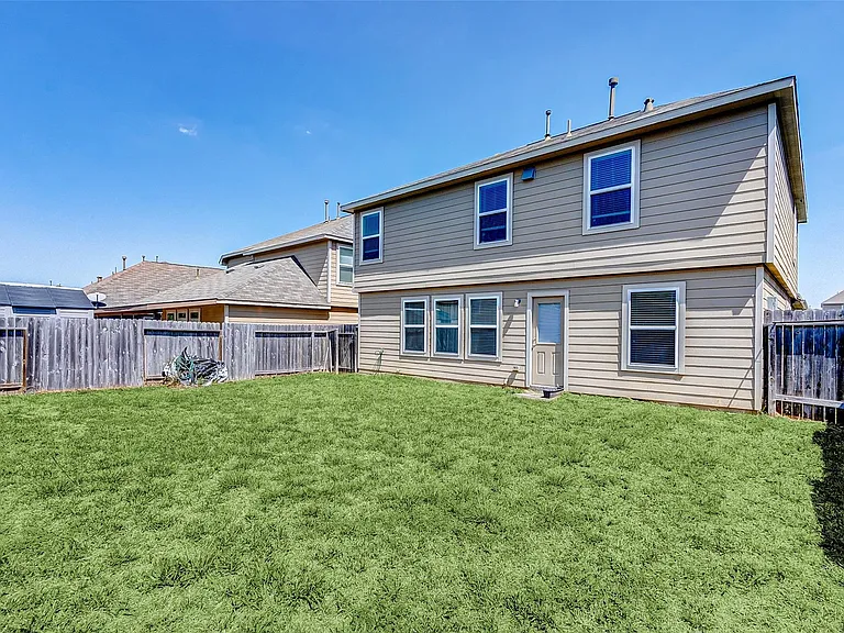 21219 Fox Hillside Way — Photo 41