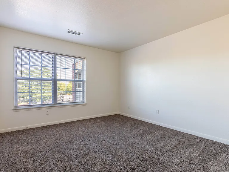 Sterling Park Apartments — Photo 27