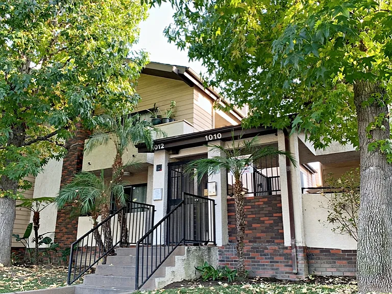 1012 E Acacia Ave #105 — Photo 8