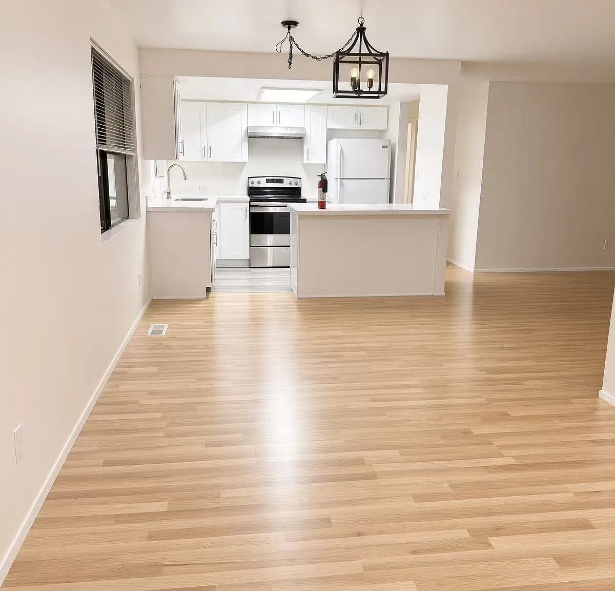 3 bed, 1270 sqft, $3,150 — Photo 4