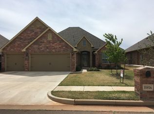 10816 NW 35th St, Yukon, OK 73099