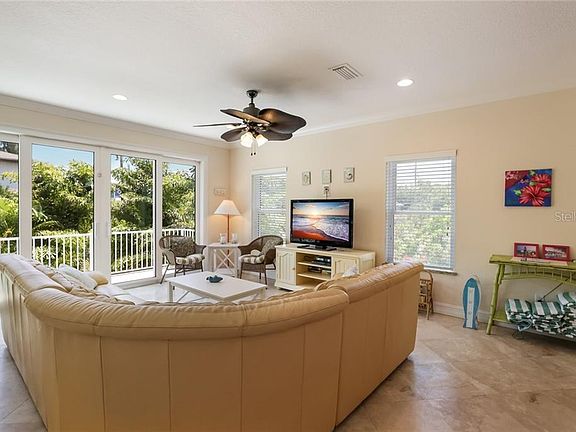 2nd image of 205 Palm Ave