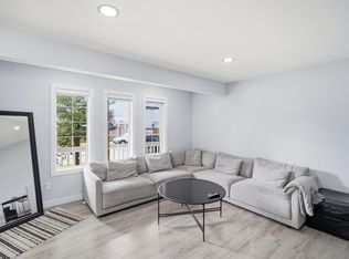 2122 37th Ave NW, Edmonton, AB T6T1S2
