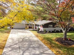2690 Devon Hill Rd, Rocky River, OH 44116