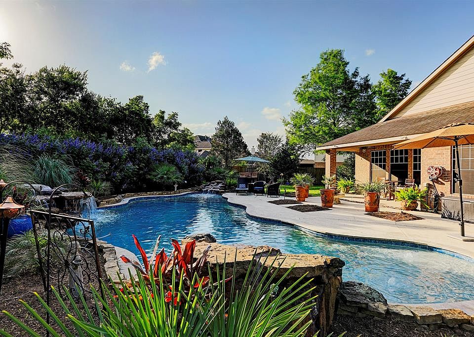 1st image of 4810 Lakefront Terrace Ct