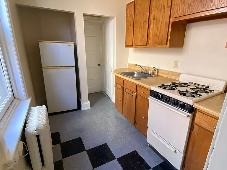 215 S 46th St #3FR — Photo 4