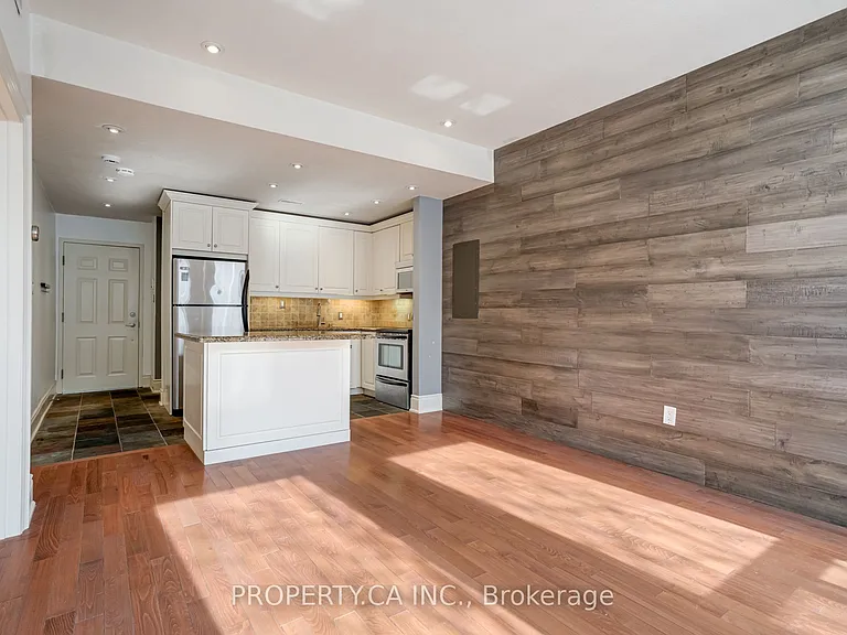 283 King St E #201 — Photo 11