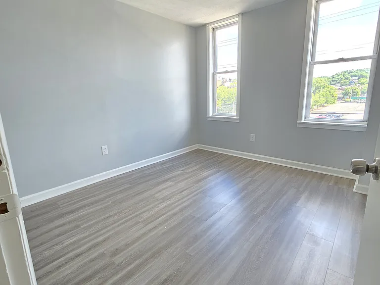 1906 Monongahela Ave #4 — Photo 17