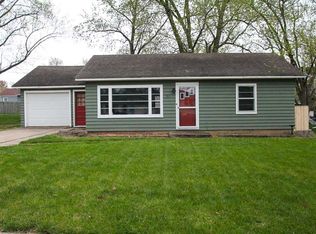 511 W Smith St, Roanoke, IL