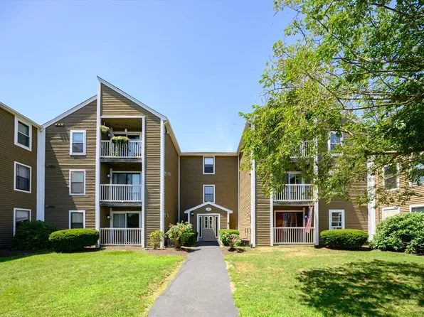 3 Marc Dr APT 3B4, Plymouth, MA 02360