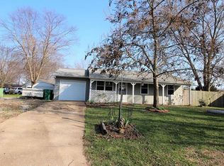 1632 Landmark Dr, Mascoutah, IL