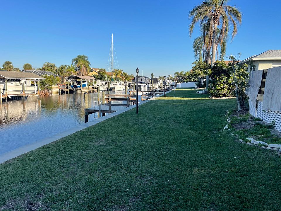 Community Dock for fishing and temporary boat tie up