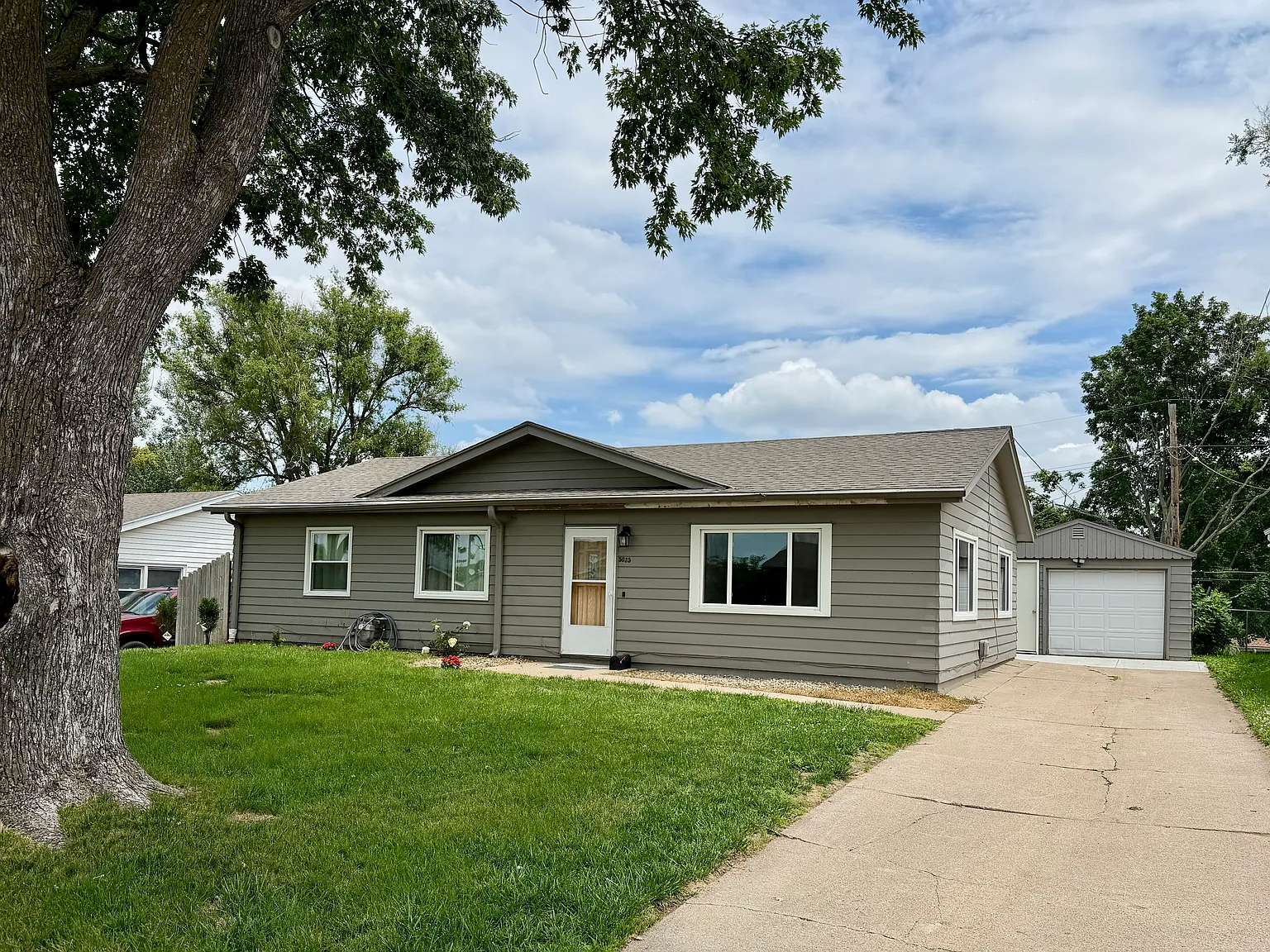 3 bed, 1232 sqft, $1,850 — Photo 1