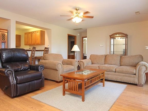 3rd image of 1254 Village Centre Dr Unit 4