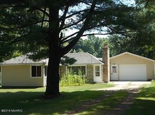 1546 E James St, White Cloud, MI 49349
