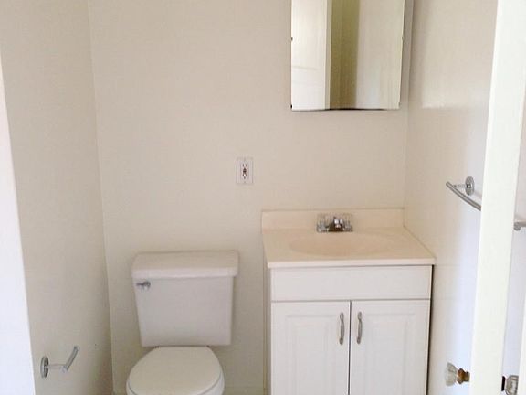 3rd image of 1129 17th St APT B