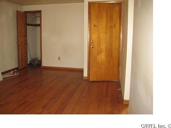 3rd image of 481 Lillian Ave