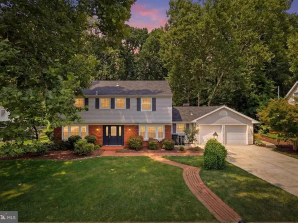12830 Mount Royal Ln, Fairfax, VA 22033