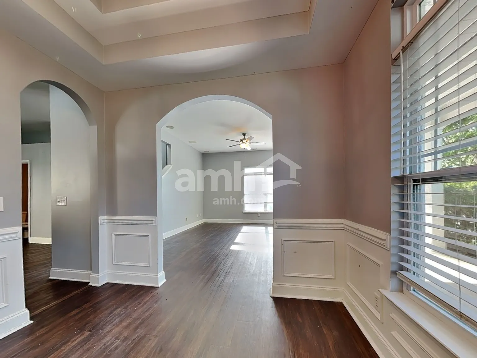 4 bed, 2.5 bath, 1956 sqft, $2,555 — Photo 4