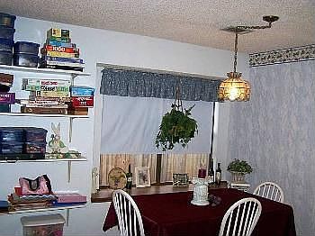 2nd image of 1711 Parkwood Dr