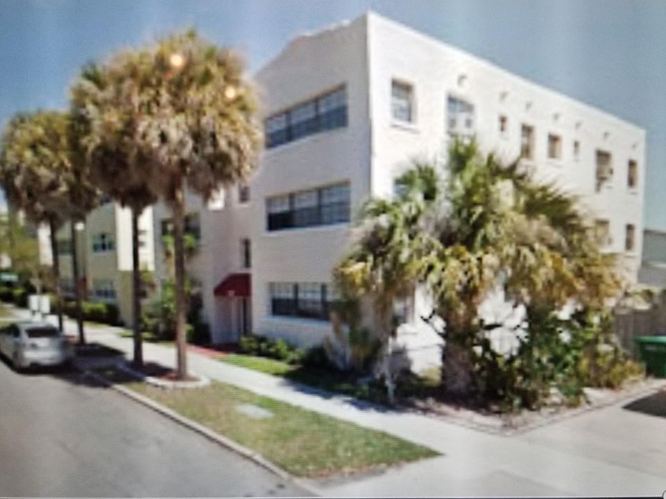 1st image of 517 Columbia Dr #A