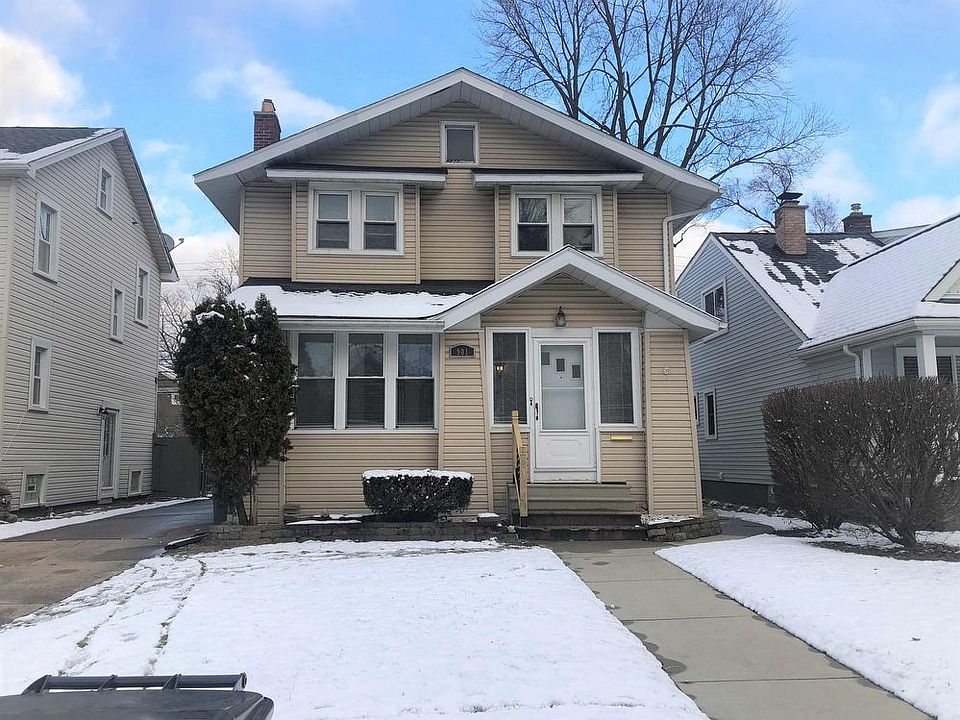 1st image of 901 Longfellow Ave
