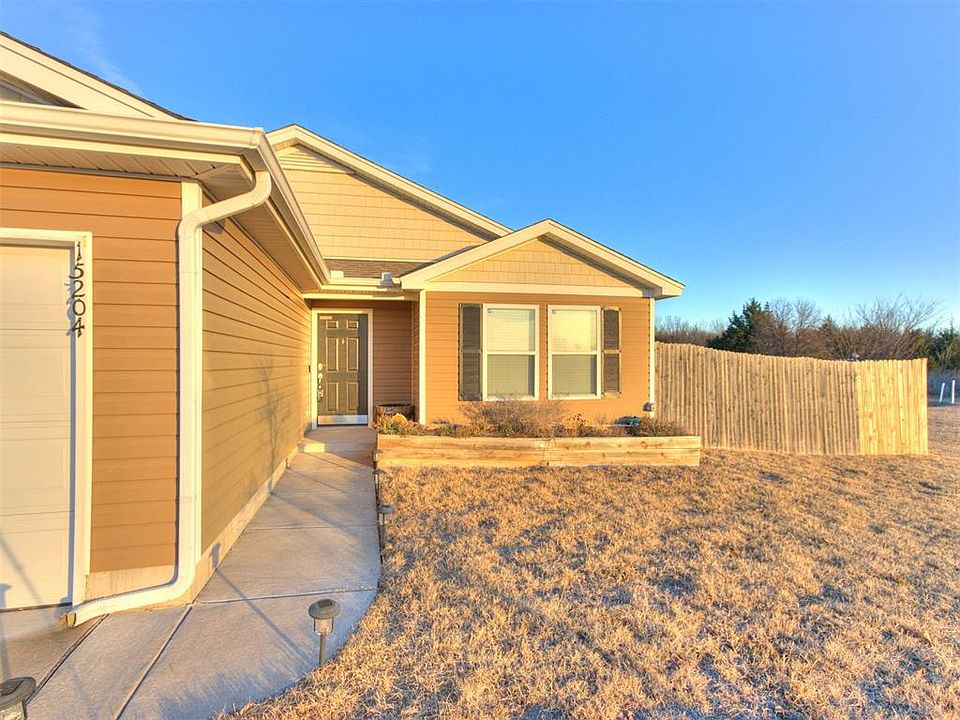 1st image of 15204 Nightshade Dr