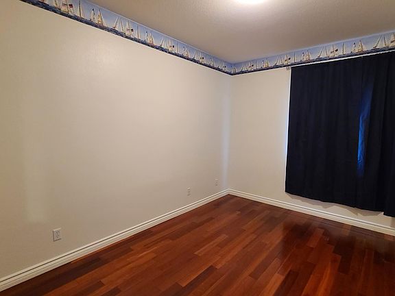4th image of 13644 Darwin Dr