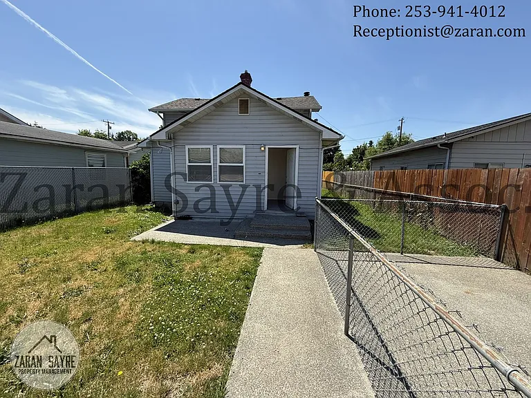 709 9th St SE — Photo 9