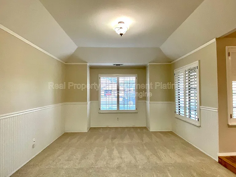 672 W Ellery Ave — Photo 12
